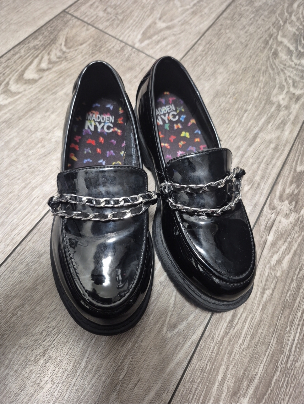Madden NYC Girl's Black Patent Loafers With A Chunky Lugged Platform Sole. EUC